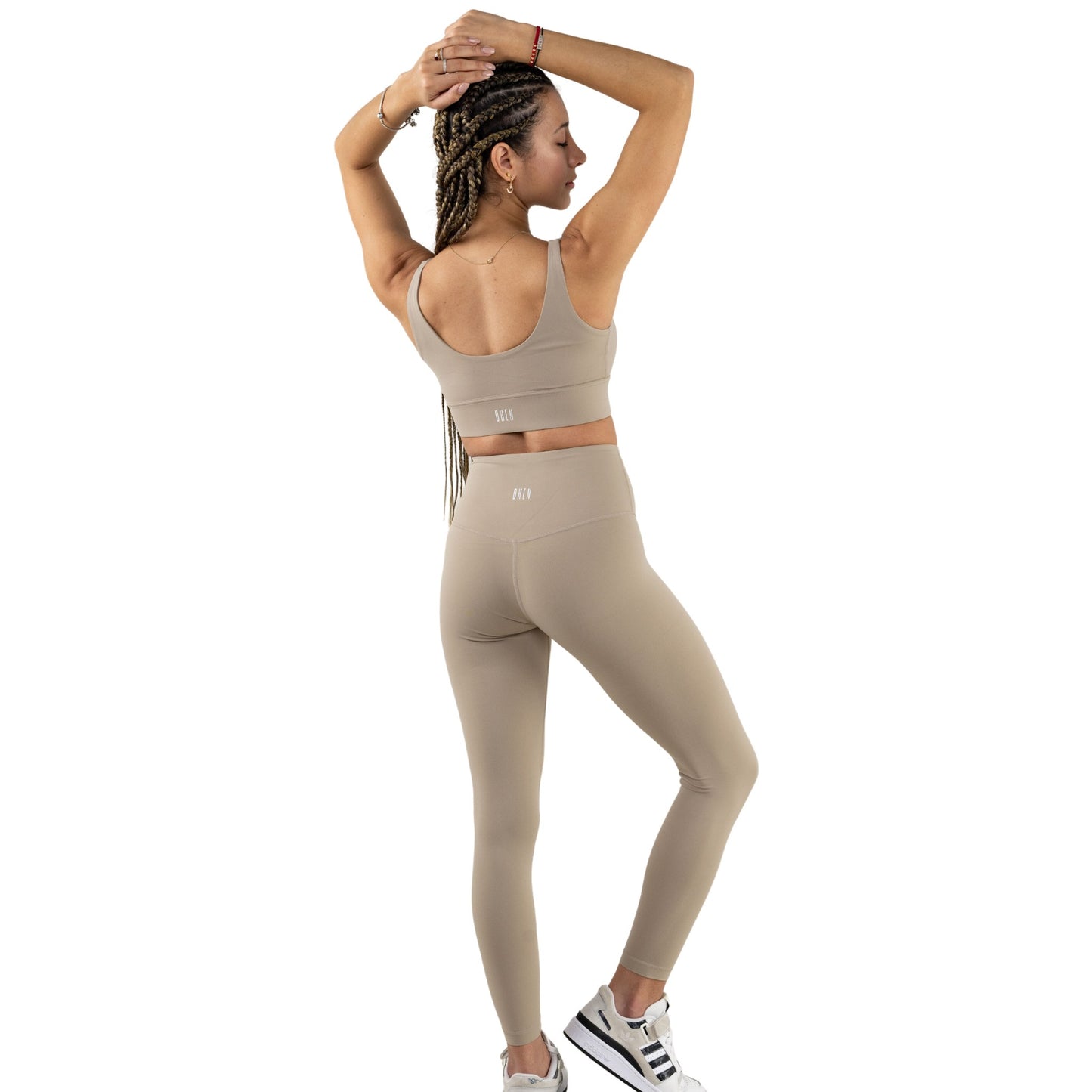 High Waist Seamless Leggings Paired With Thick Waist and Sports Bra in Minimalistic Colour Tone
