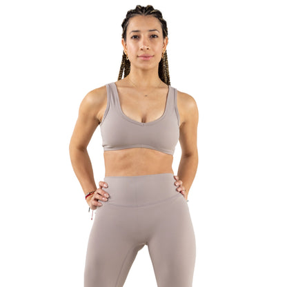 High Waist Seamless leggings paired with Support Thick Strap Bra Minimalistic colour tone.
